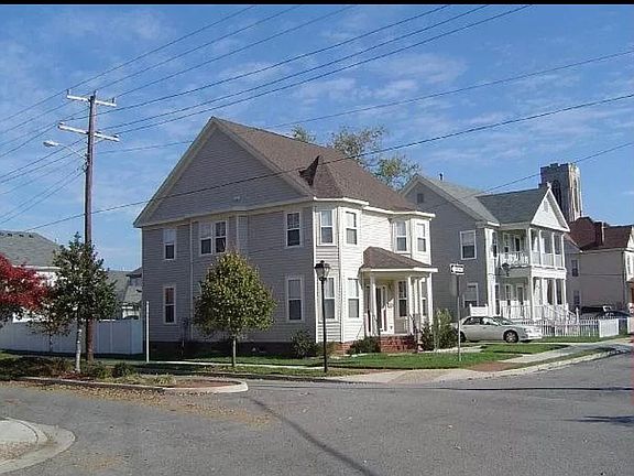2nd image of 320 W 33rd St