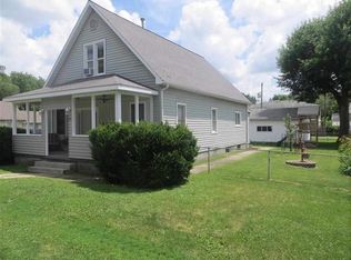 713 5th St, Lincoln, IL 62656