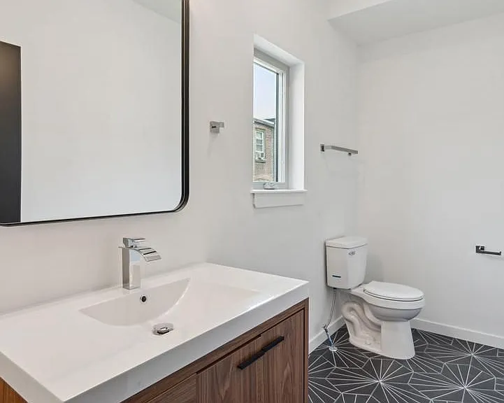 5629 Warrington Ave — Photo 15