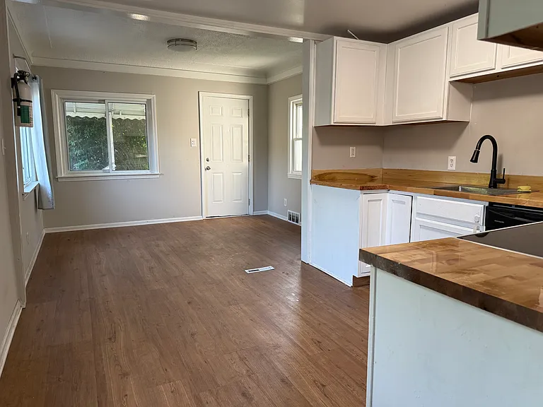 26537 Brettonwoods St — Photo 3