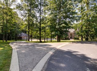 1043 Washington Dr, Cottontown, TN 37048