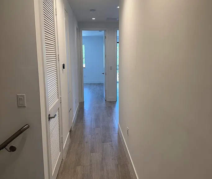 hallway from Master to bedrooms