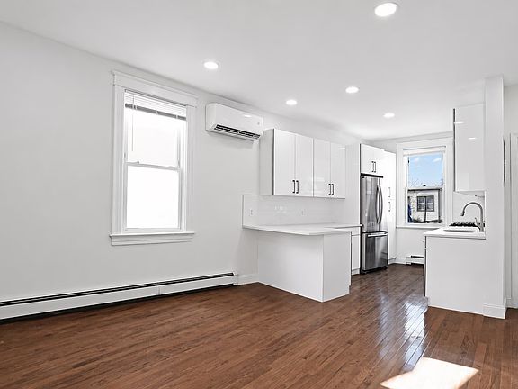 3rd image of 59-47 58th Ave #2