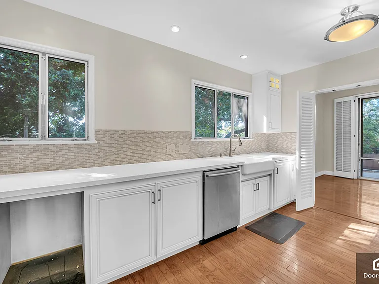 535 S Orange Grove Blvd #12 — Photo 3