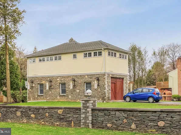 217 N Providence Rd, Wallingford, PA 19086