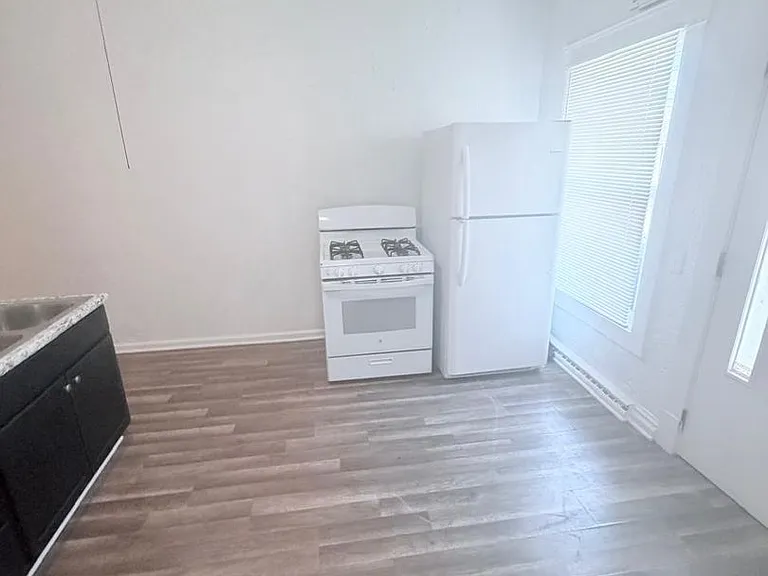 4438 Pearl Rd — Photo 4