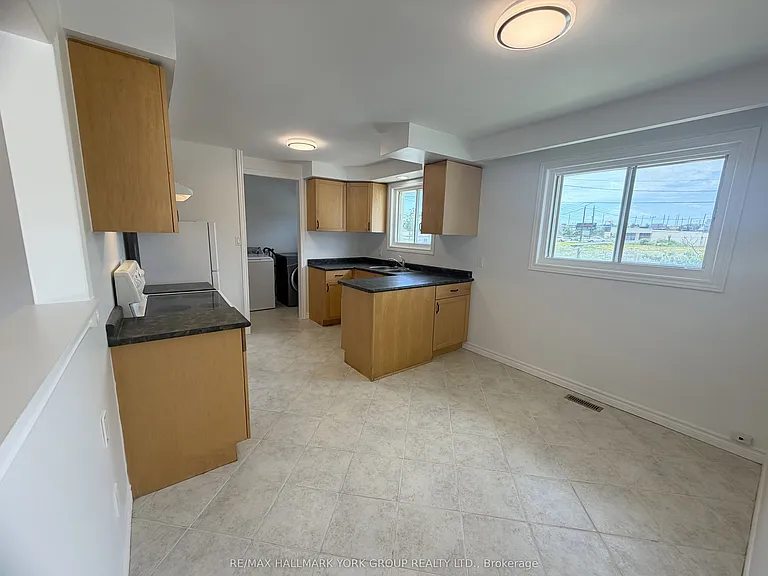 43 Walter Ave #UPPER — Photo 4