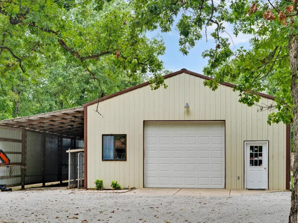 1054 E Preston Lane, Pleasant Hope, MO 65725