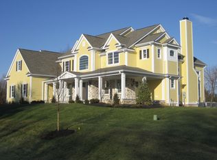 4 Reagan Dr, Bridgewater, NJ 08807