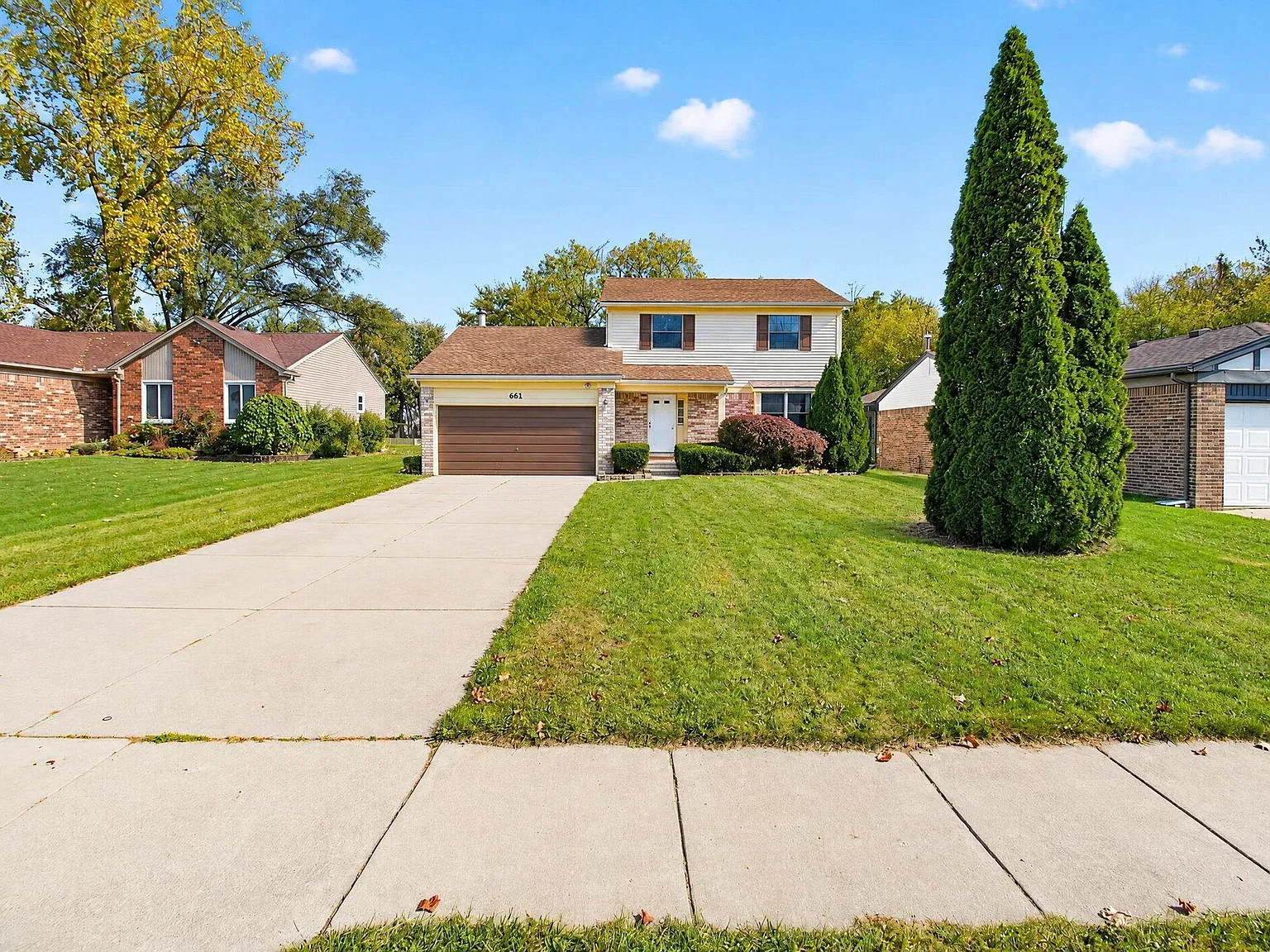 3 bed, 2.5 bath, 1644 sqft, $2,200 — Photo 3