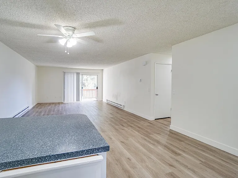 Charwin Court Apartments — Photo 45