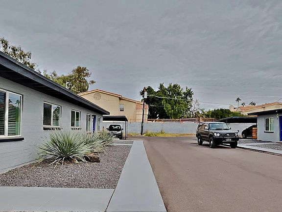 2nd image of 1302 E Vista Ave APT 1