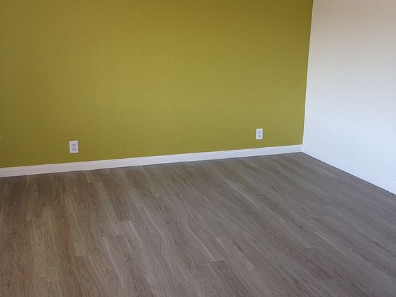 3rd image of 207 N Marguerita Ave APT D