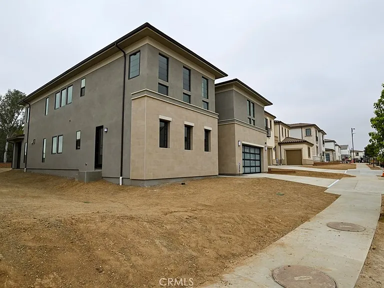20552 Edgewood Ct — Photo 3