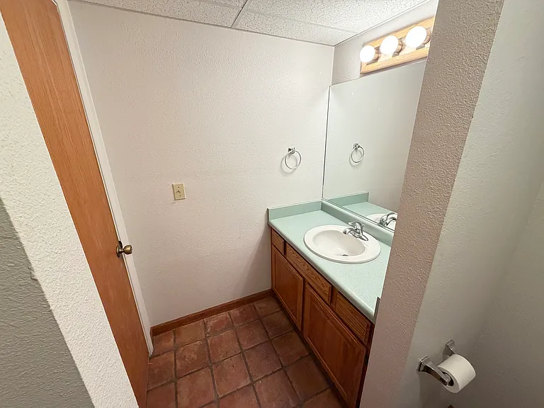 323 N Leroux St #C — Photo 27