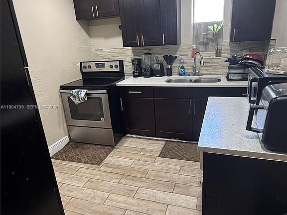 4th image of 5432 SW 18th St