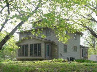 1210 34th Avenue Dr, Moline, IL 61265