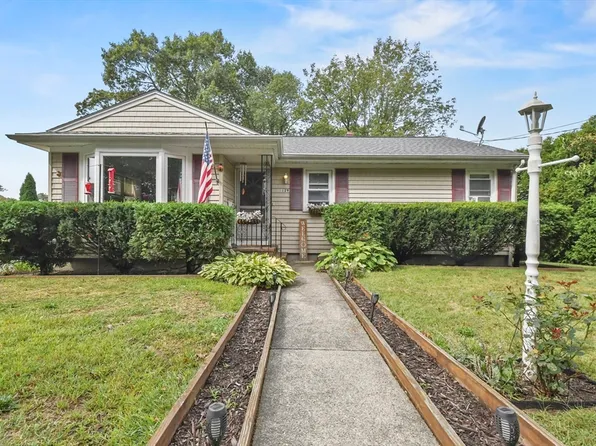 129 Rowe St, New Bedford, MA 02740