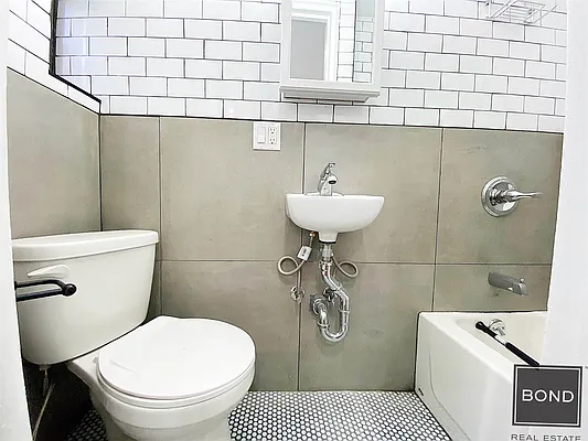 Rented by Bond New York | media 10