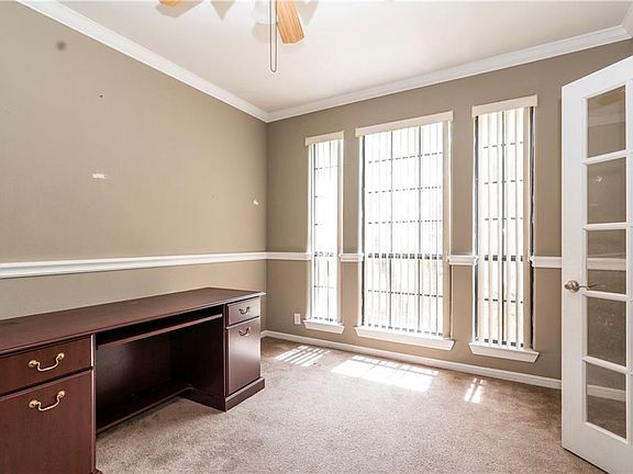 4th image of 4116 Violet Ave