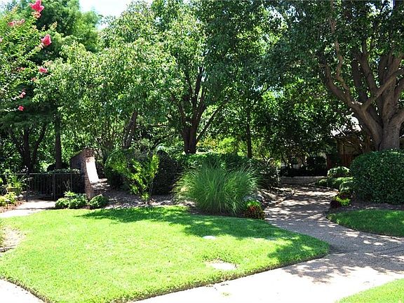 2nd image of 2313 Aberdeen Dr
