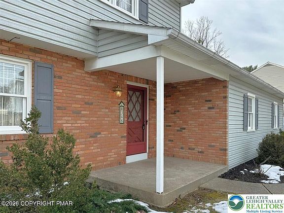 3rd image of 348 Wedgewood Dr