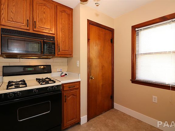 3rd image of 717 W Hatterman St