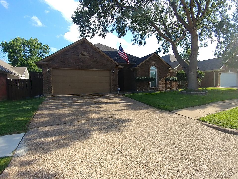 1st image of 948 Freshwood Ct