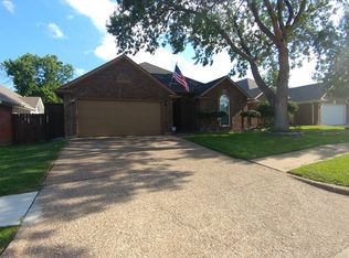 948 Freshwood Ct, Arlington, TX 76017
