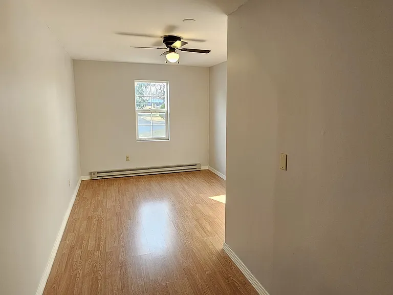 408 Main St — Photo 18