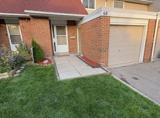 215 Mississauga Valley Blvd #68, Mississauga, ON L5A1Y7