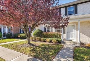 579 Lenape Ct, Suffern, NY 10901