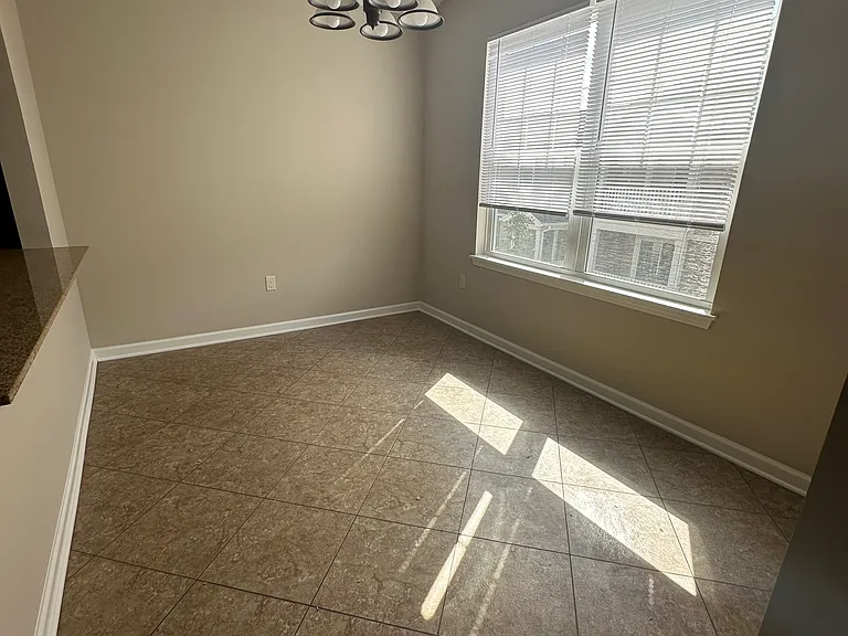 Dockside Village Apartments — Photo 51
