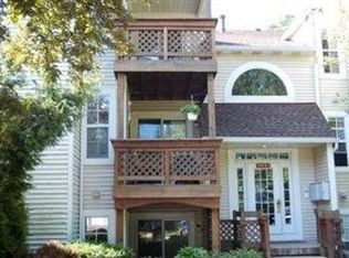 1448 Cedarwood Dr APT B2, Westlake, OH