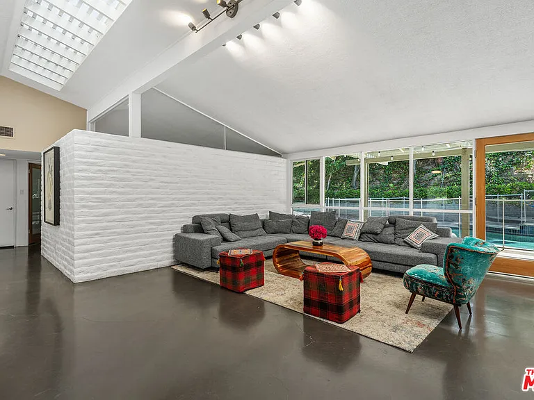 3641 Woodcliff Rd — Photo 5