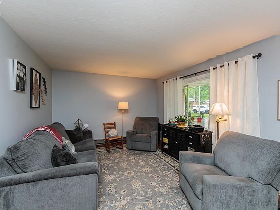 4th image of 59 Harris Ave