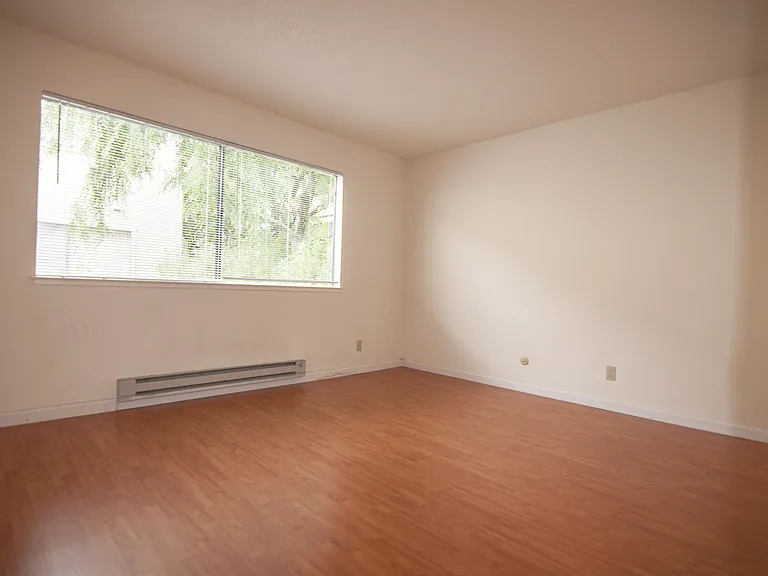 936 Kiely Blvd #J — Photo 8