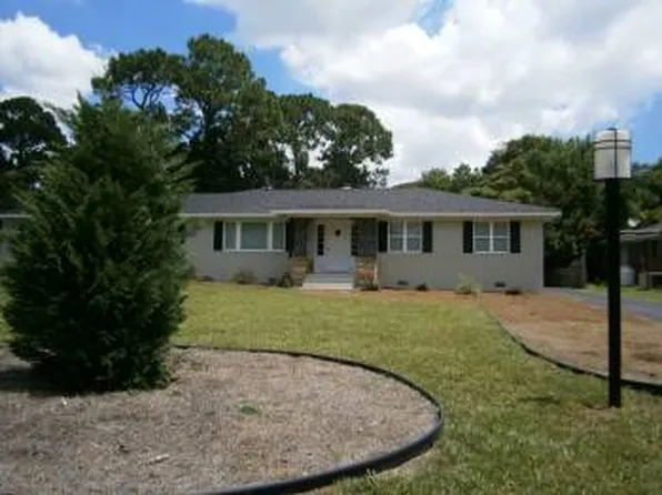 111 Wintergreen Rd, Wilmington, NC 28409