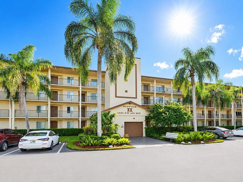 1st image of 1301 SW 142nd Ave APT 203H