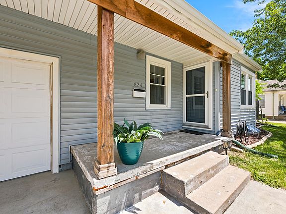 4th image of 826 N Parkwood Ln