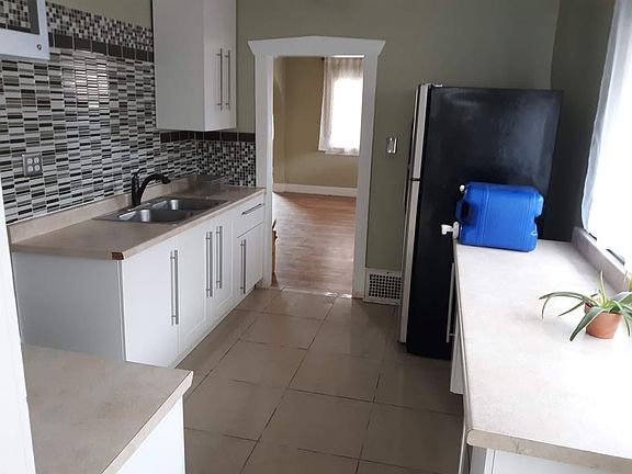 3rd image of 60 E Bryan Ave