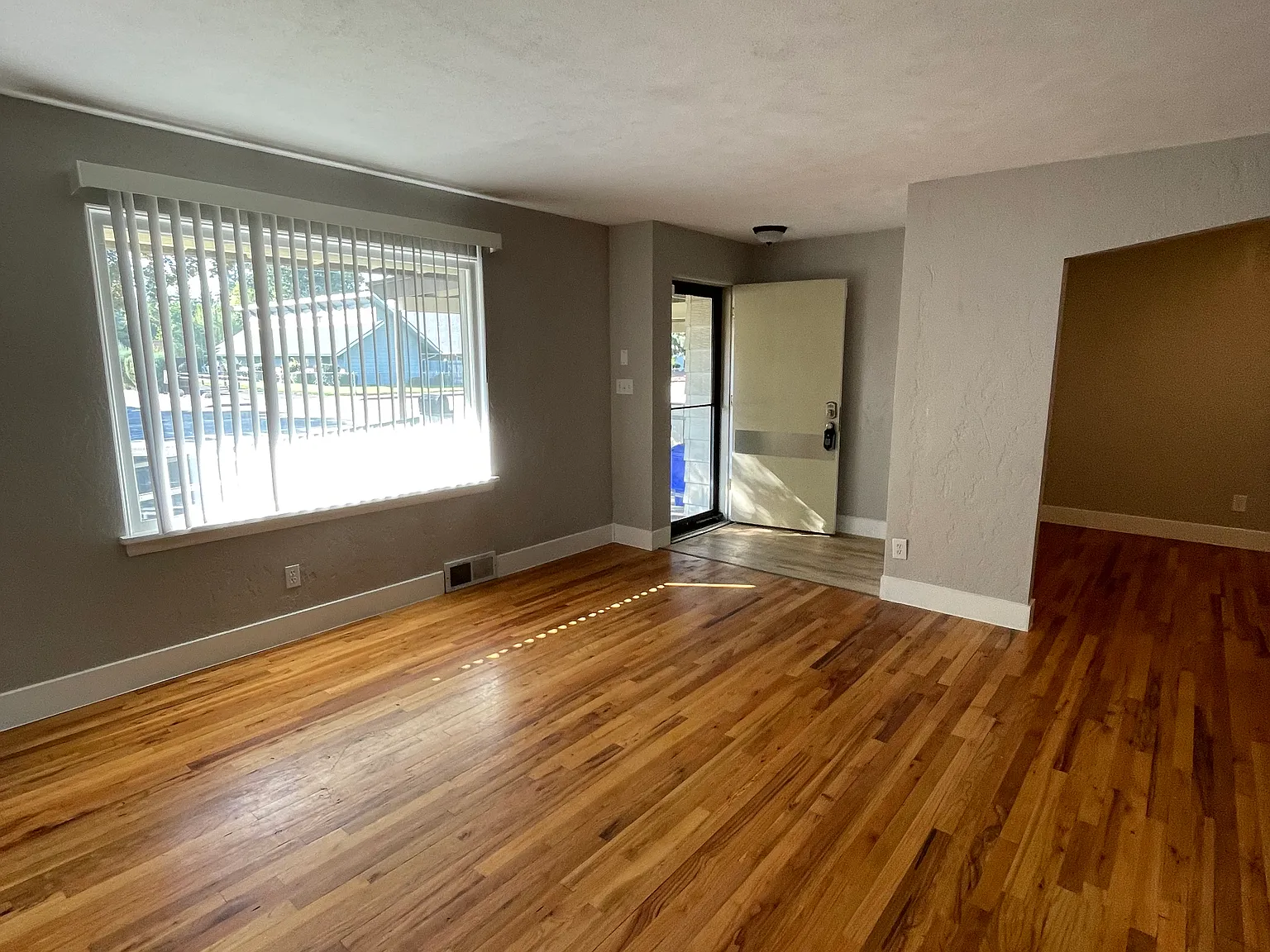 8921 E Broadway Ave — Photo 2