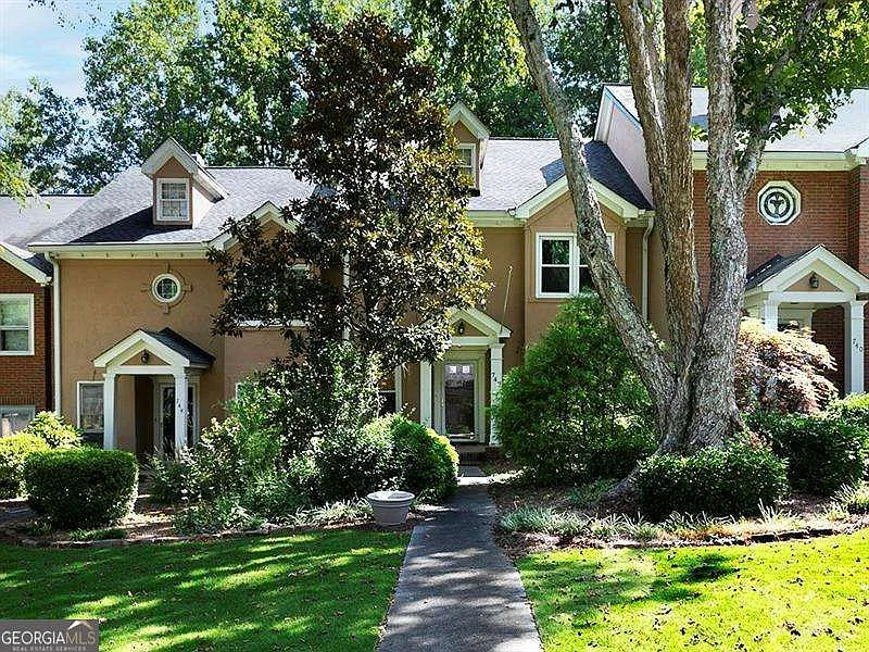 742 Olde Towne Ln photo 1