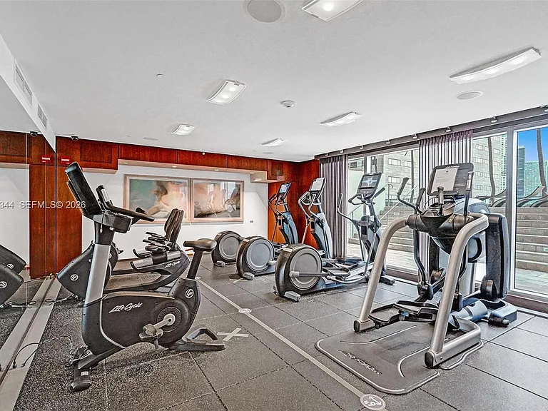 325 Biscayne Blvd #2519 — Photo 32
