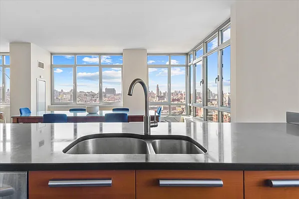 Rented by Sotheby's International Realty | media 10