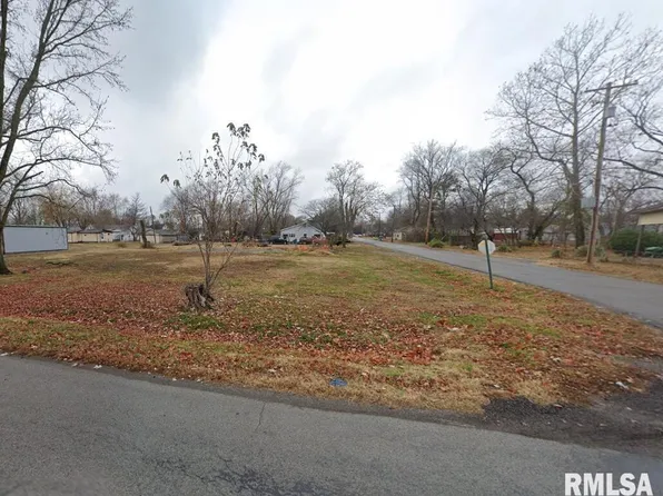 115 S Hickory St, Du Quoin, IL 62832