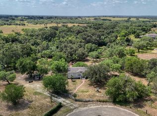 520 Sara Ln, Lytle, TX 78052