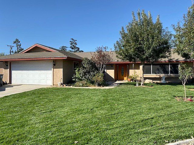 1st image of 402 Sandalwood Dr