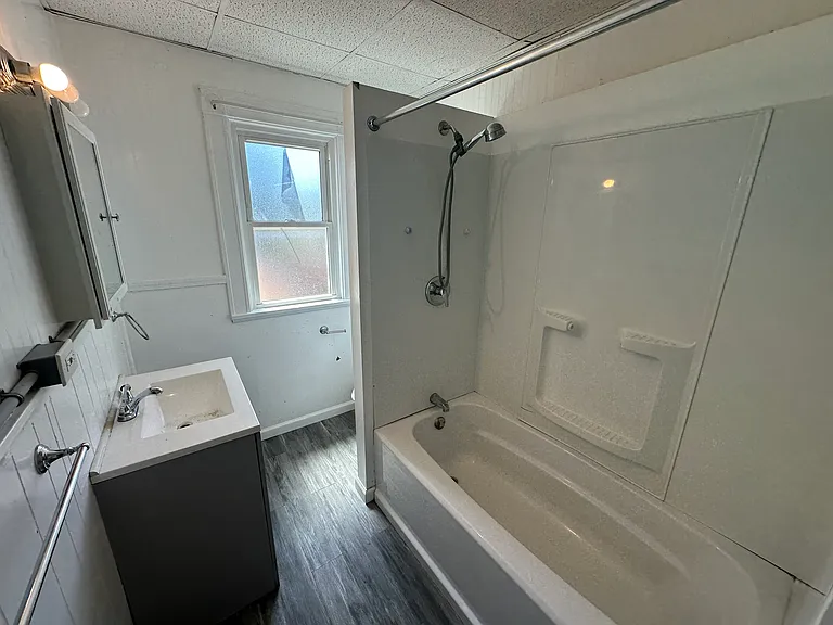 156 Ryan St #2UPR — Photo 7