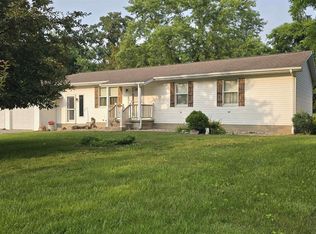 400 Old Broughton Rd, Eldorado, IL 62930